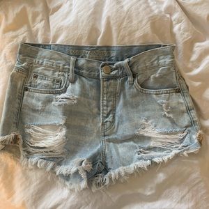 American Eagle Lightwash Ripped Jean shorts